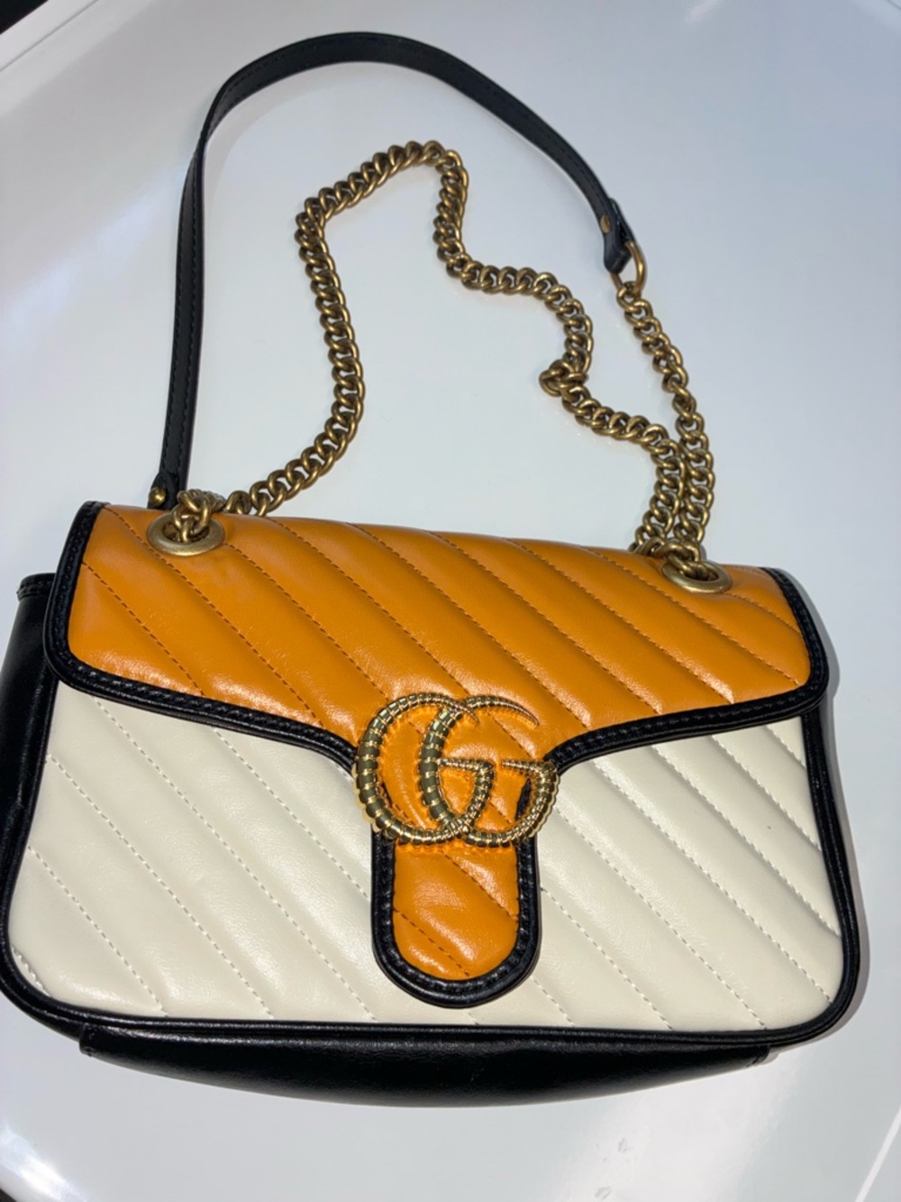 Authentic Gucci Marmont flap leather handbag/crossbody